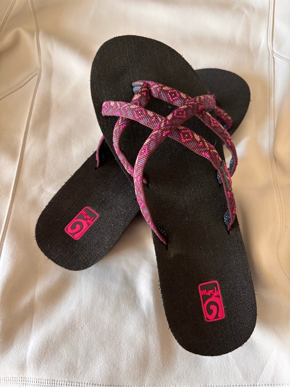 Teva Mush Mandalyn Wedge Platform Pink & Plum Pattern Crisscross Strap • Size 11
